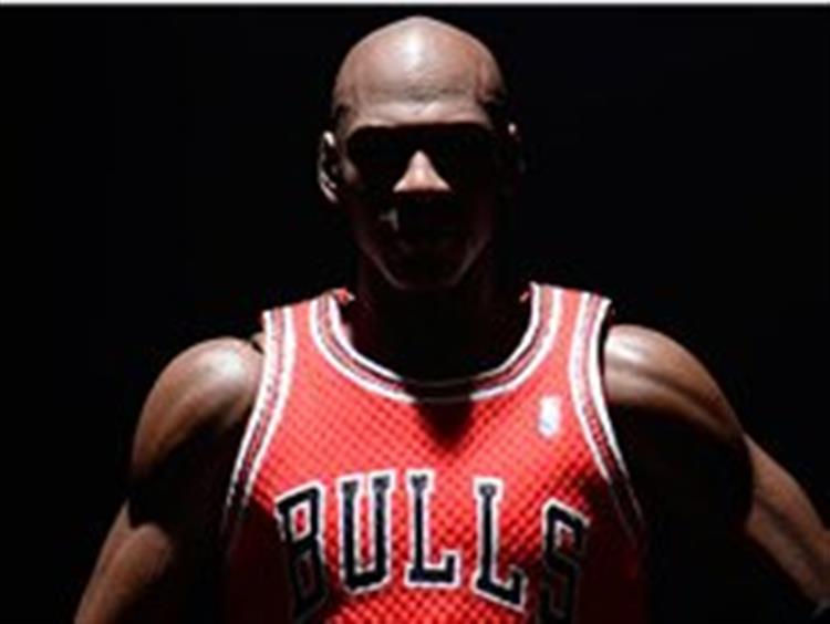 Real Masterpiece 1/6 Michael Jordan - Series 01 - #23 Road Editi Real Masterpiece 1/6 Michael Jordan - Series 01 - #23 Road Editi